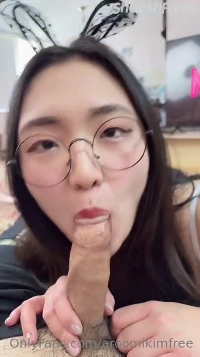 Aroomi Kim Netflix And Chill B-G Cock Sucked Onlyfans Porn Video